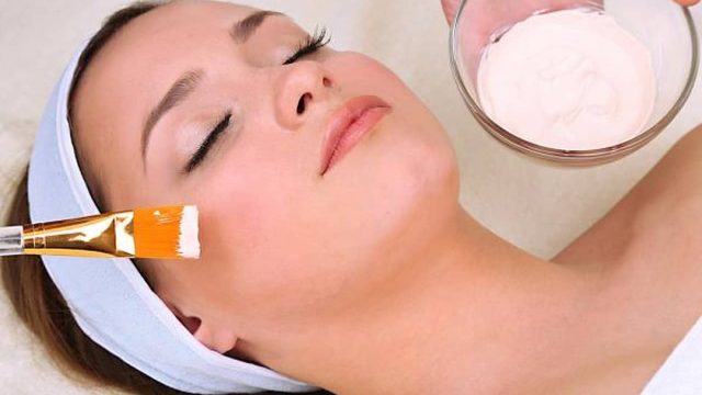 جربي قناع الخميرة والعسل لتنقية البشرة