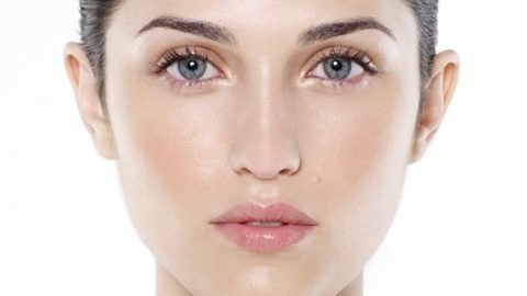 تخلصي من مشاكل البشرة الدهنية بنظام غذائي صحي