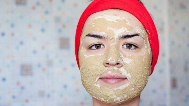 كيف تختارين قناع الطين المناسب لنوع البشرة؟