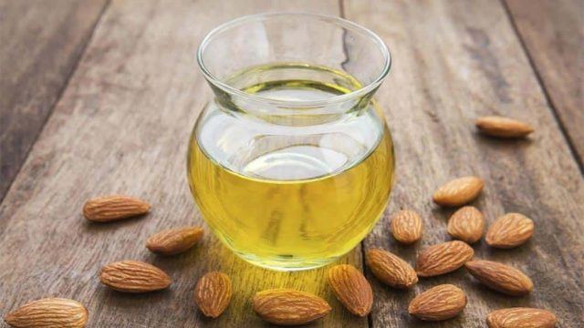 خلطات زيت اللوز الحلو للعناية بالبشرة
