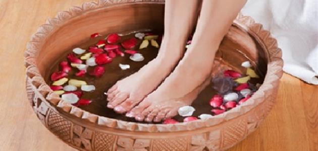 وصفات منزلية للعناية برائحة القدمين