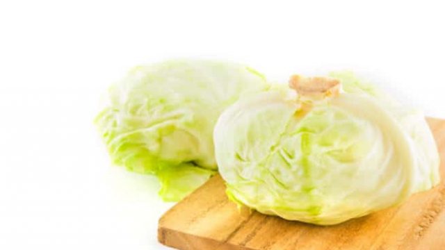 هل جربتِ قناع الملفوف الأبيض من قبل لشد الوجه؟