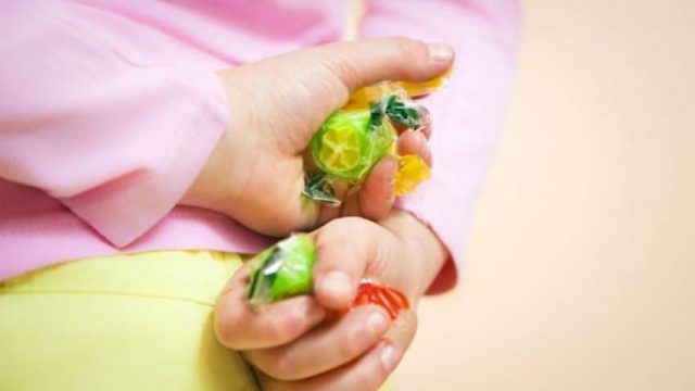 نصائح للتعامل مع عادة السرقة عند الأطفال