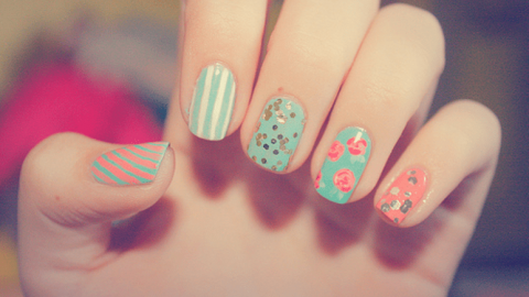 بالصور: تصماميم مناكير جذابة للأظافر القصيرة