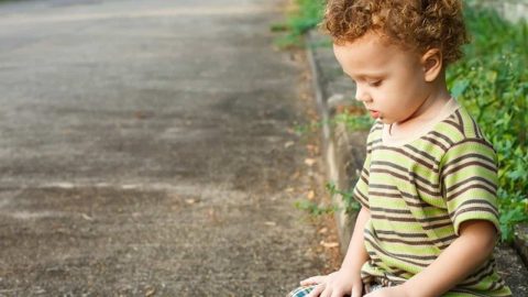 هذه الإشارات تدل على إصابة طفلك بالاكتئاب!