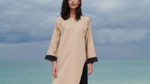 بالصور: تشكيلة عصرية من عبايات 2018