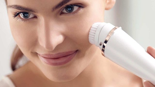 كيف تختارين منظف البشرة المناسب بسهولة؟