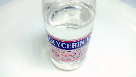 هل جربت زيت الغليسرين لعلاج مشاكل الشعر من قبل؟