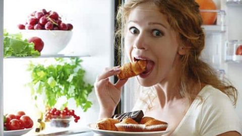 تجنبي تناول هذه الأطعمة عند السحور