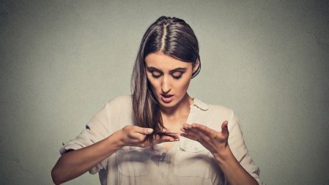 علاجات طبيعية لعلاج مشكلة ترقق الشعر