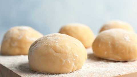 طريقة تحضير عجينة 10 دقائق باللبن