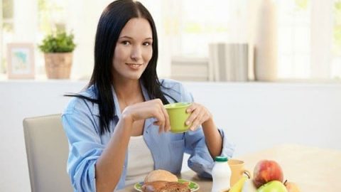 واظبي على تناول هذه الأطعمة وقولي بعدها وداعا لقشرة الرأس