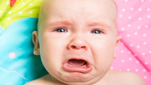 طفلي كثير البكاء.. كيف أتصرف؟