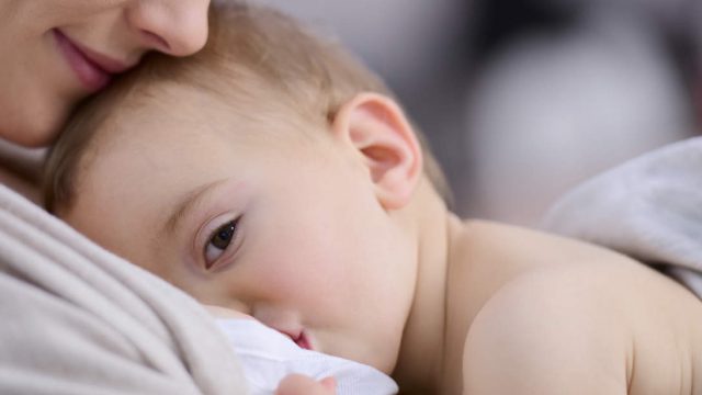 طريقة علاج تشقق حلمة الثدي عند الرضاعة الطبيعية