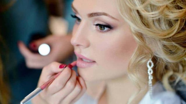 بالخطوات: أنواع ماكياج لإطلالة زفاف راقية