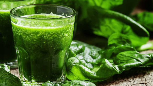 خطوات تجهيز عصير السبانخ الصحي للريجيم