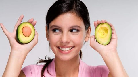 أضيفي هذه الأغذية إلى طعامك للعناية بصحة بشرتك