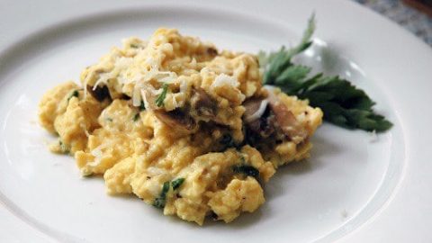 5 دقائق فقط لتجهيز البيض بالفطر والزيتون