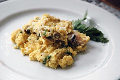 5 دقائق فقط لتجهيز البيض بالفطر والزيتون