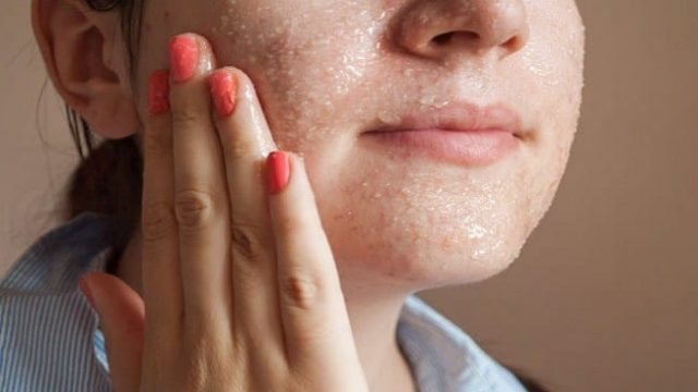 جربي الاستخدامات الجمالية للملح لجمال طبيعي مشرق