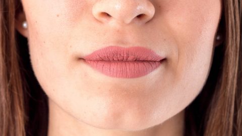4 مكونات طبيعية غير مكلفة للتخفيف من تجاعيد الفم