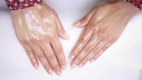 تعرفي على أفضل المكونات الطبيعية لتقشير اليدين والقدمين