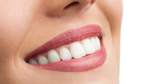 وصفات طبيعية لأسنان ناصعة البياض