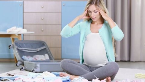 العصبية الزائدة خلال فترة الحمل: أسبابها وطرق علاجها