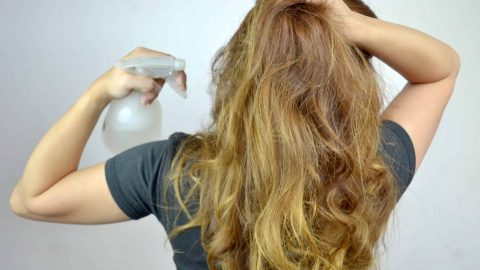 استخدمي مغلي البقدونس للعناية بشعرك وستذهلك النتائج!