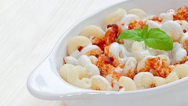 خطوات بسيطة لتجهيز سلطة المكرونة بالزبادي