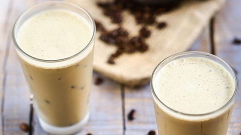 طريقة تجهيز قهوة مثلجة بالحليب