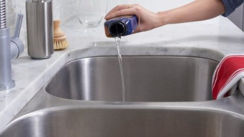 هذه الأطعمة والمكونات تتسبب في انسداد حوض المطبخ