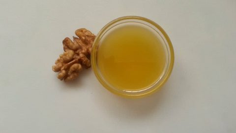 اكتشفي الفوائد الصحية والجمالية لزيت عين الجمل