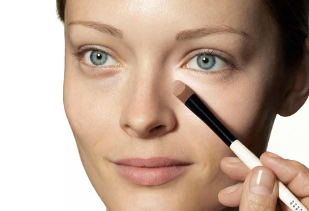 طرق اختيار الكونسيلر لتغطية الهالات السوداء