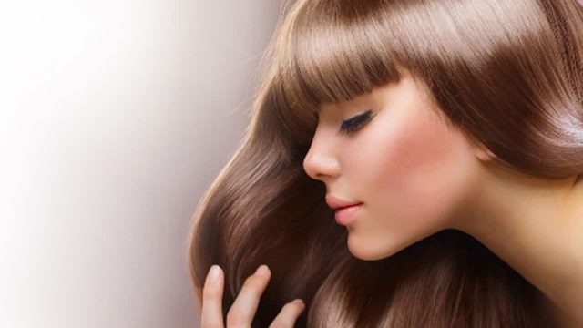 كيف تحصلين على شعر لامع وقوي؟