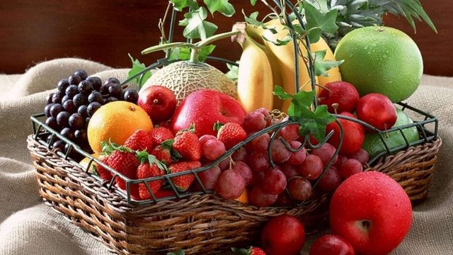 قائمة الفواكه التي يجب إضافتها إلى نظامك الغذائي