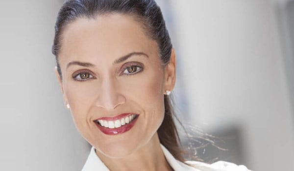 ماكياج السيدة الأربعينية ما بين الصواب والخطأ