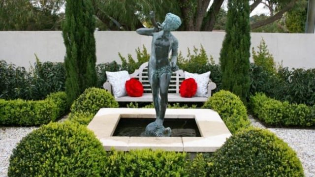 بالصور: اكتشفي أجمل تصاميم النوافير لتزيين حديقة المنزل