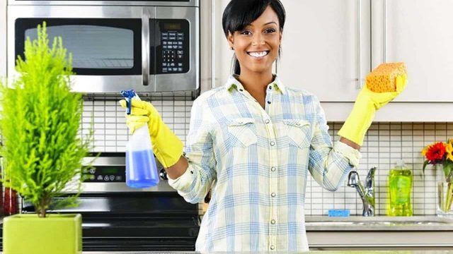 أخطاء تنظيف تفسد مذاق الطعام.. تعرفي عليها
