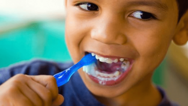 هذه الأطعمة تحافظ على أسنان طفلك.. اكتشفيها