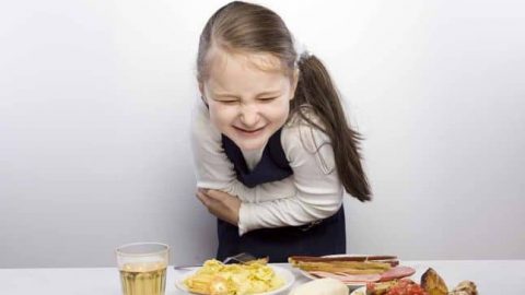 اكتشفي كيفية التعامل مع الإمساك لدى الأطفال