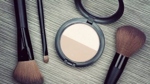 نصائح بسيطة لاختيار البودرة المضغوطة