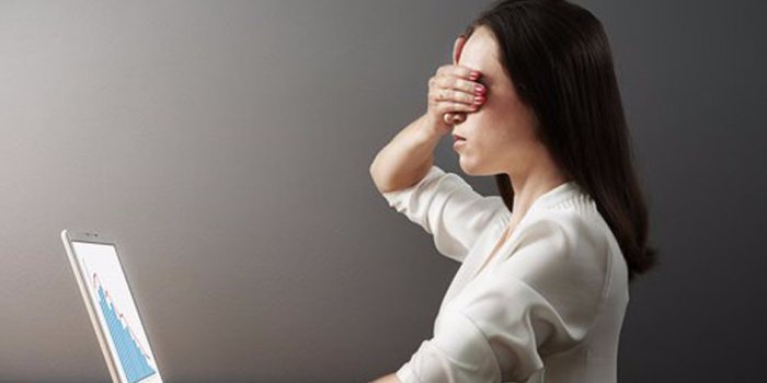 دراسة حديثة تكشف تأثير الهواتف الذكية على البصر