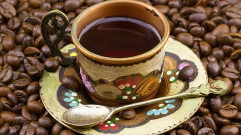 خطوات تجهيز القهوة العربية