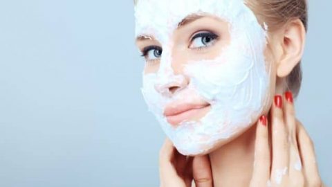 خلطات قد تكون مضرة بالبشرة.. اكتشفيها