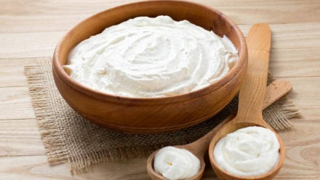 اكتشفي أسرار الزبادي الطبيعي للتخلص من دهون البطن