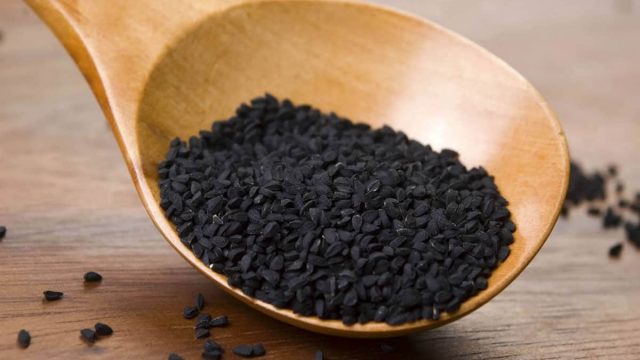 اصنعي بنفسك صابون حبة البركة للبشرة