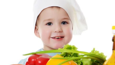 7 نصائح لإطعام أطفال الثلاث سنوات
