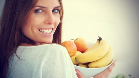 مأكولات طبيعية تعمل على تعزيز نمو الشعر