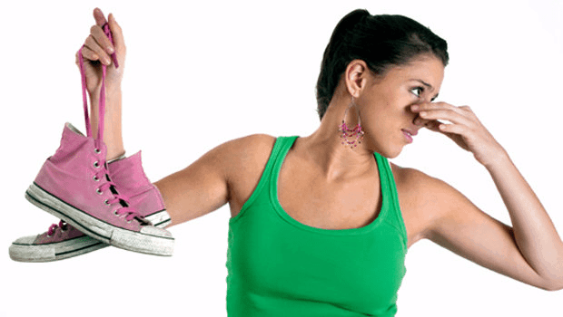 5 علاجات منزلية للتخلص من رائحة القدمين الكريهة